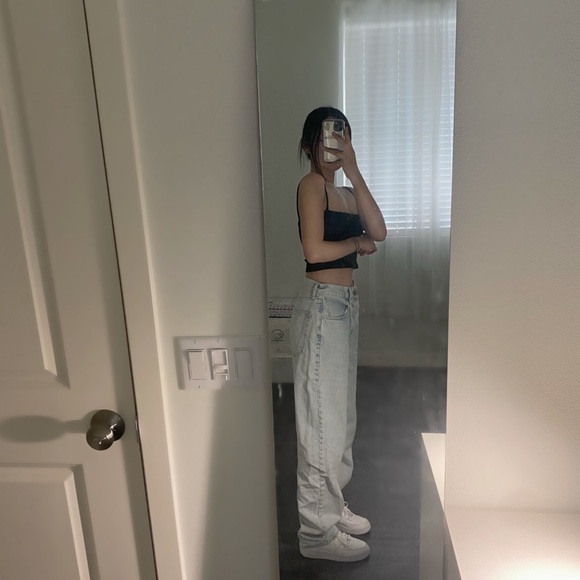 UO | high-waisted baggy jean - Picture 4 of 4